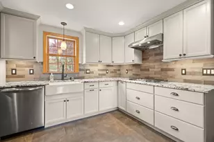 48 Beatrice Ln, Holliston, MA 01746 - Photo 6