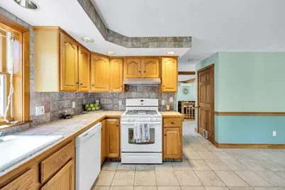 34 Hilltop Dr, Bourne, MA 02561 - Photo 16