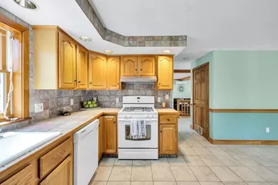 34 Hilltop Dr, Bourne, MA 02561 - Photo 12