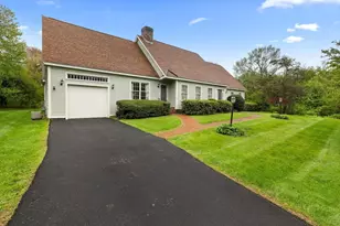 49 South St, Grafton, MA 01519 - Photo 2