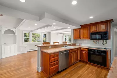 22 Lafayette Cir, Wellesley, MA 02482 - Photo 10