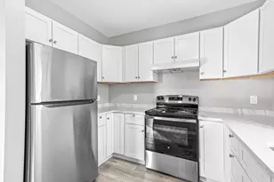 712 Eastern Ave, Fall River, MA 02723 - Photo 2