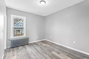 712 Eastern Ave, Fall River, MA 02723 - Photo 10