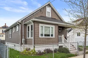 22 Davis St, Malden, MA 02148 - Photo 2