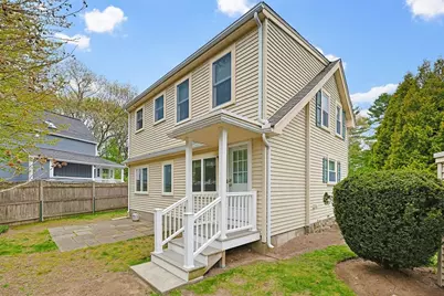 7 Lilac Court, Walpole, MA 02081 - Photo 2