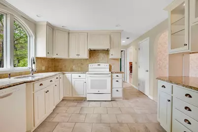 232 Eastwood Dr, Westfield, MA 01085 - Photo 10