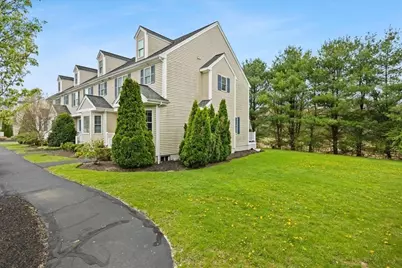 33 Old Cedar Village #33, Bridgewater, MA 02324 - Photo 4