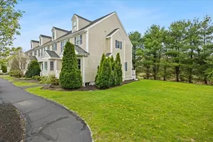 33 Old Cedar Village, Bridgewater, MA 02324 - Photo 4