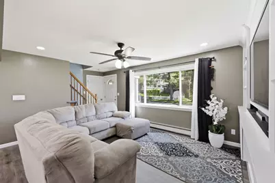 77 Valentine Ter, Agawam, MA 01001 - Photo 12