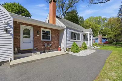 77 Valentine Ter, Agawam, MA 01001 - Photo 8