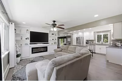 77 Valentine Ter, Agawam, MA 01001 - Photo 10