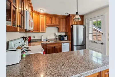 841 Dennison Dr, Southbridge, MA 01550 - Photo 10
