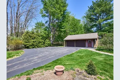 841 Dennison Dr, Southbridge, MA 01550 - Photo 4
