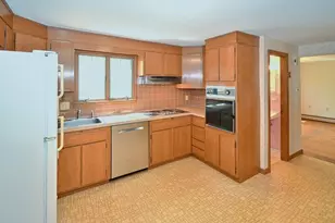 4 Applecrest Rd, Andover, MA 01810 - Photo 8