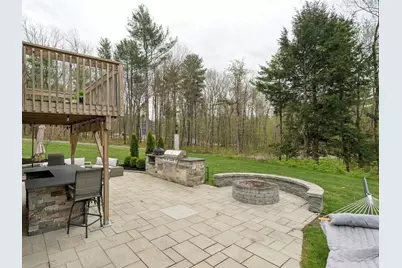 97 Glenwood Pl Ext, Rutland, MA 01543 - Photo 2