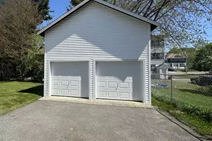 22 2nd St, Leominster, MA 01453 - Photo 2