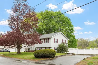 134 River Rd, Lowell, MA 01852 - Photo 2