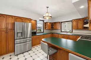 600 Broadway, Fall River, MA 02724 - Photo 8