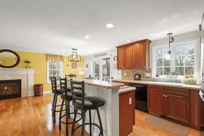 16 Hall St #A, Plymouth, MA 02360 - Photo 10