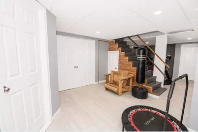 44 Schley St, Chicopee, MA 01020 - Photo 16