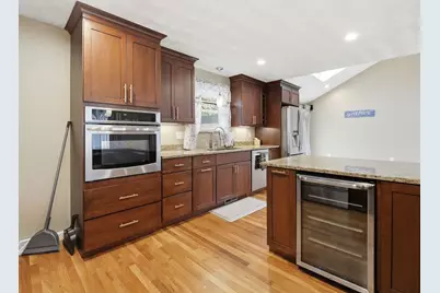 73 Pawtucket Dr, Lowell, MA 01854 - Photo 8