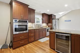 73 Pawtucket Dr, Lowell, MA 01854 - Photo 8