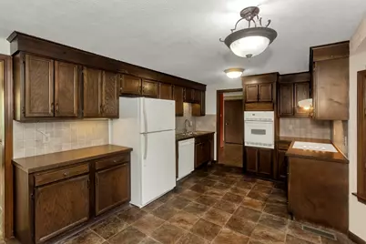 45 Woodcliff Dr, Westfield, MA 01085 - Photo 2