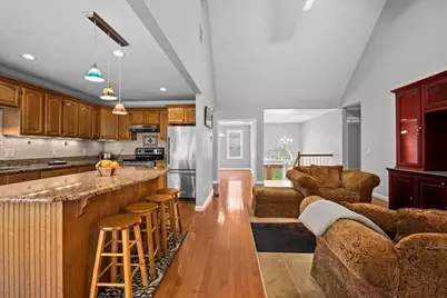 37 Dupuis Ave, Worcester, MA 01604 - Photo 6