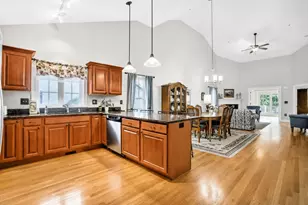 43 Gibson Wy, West Springfield, MA 01089 - Photo 10