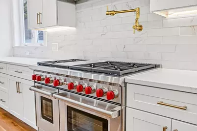 13 Parker Rd, Wakefield, MA 01880 - Photo 8