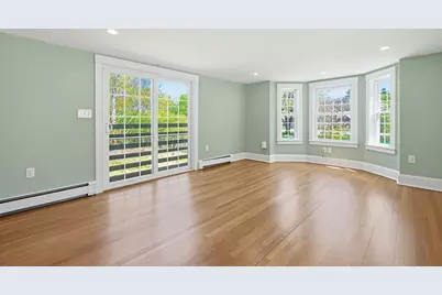 136 Lincoln St, Hudson, MA 01749 - Photo 6