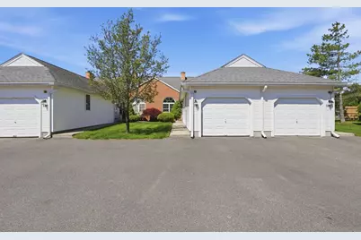 18 Castle Hill Rd #G, Agawam, MA 01001 - Photo 2