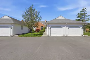 18 Castle Hill Rd, Agawam, MA 01001 - Photo 2