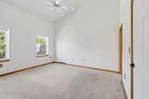 18 Castle Hill Rd, Agawam, MA 01001 - Photo 16