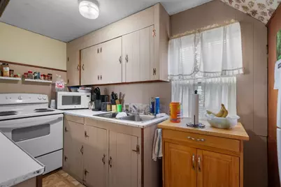 17-19 Whitehall Rd, Amesbury, MA 01913 - Photo 8