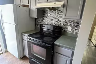 297 Hartwell St, Fall River, MA 02721 - Photo 4