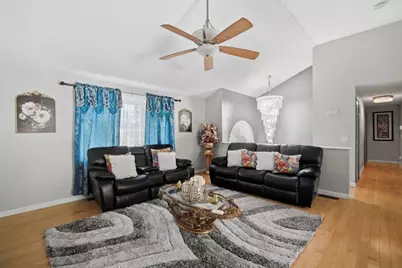 179 Cabinet St, Springfield, MA 01129 - Photo 2