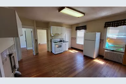 40 Endicott Street #40, Lowell, MA 01854 - Photo 4