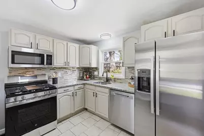 118 Surrey Road, Springfield, MA 01118 - Photo 8