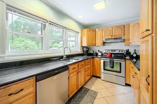18 Sunset Rd, Ashland, MA 01721 - Photo 2