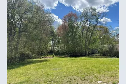 14 Locust St, Woburn, MA 01801 - Photo 22