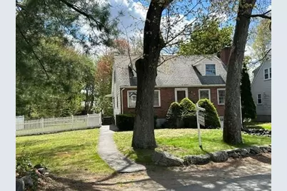 14 Locust St, Woburn, MA 01801 - Photo 2