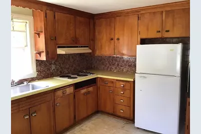 14 Locust St, Woburn, MA 01801 - Photo 4