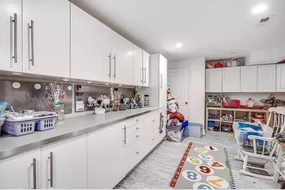 396 Dedham St, Newton, MA 02459 - Photo 20