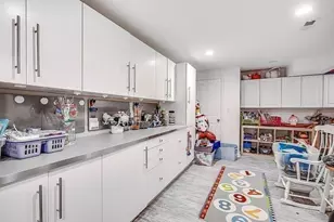 396 Dedham St, Newton, MA 02459 - Photo 20
