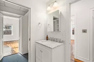 37 Revere St, Boston, MA 02114 - Photo 18