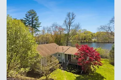 74 Lakeview Ave, Taunton, MA 02780 - Photo 4