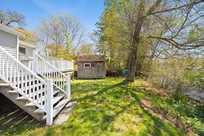 74 Lakeview Ave, Taunton, MA 02780 - Photo 8