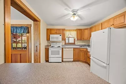74 Lakeview Ave, Taunton, MA 02780 - Photo 14