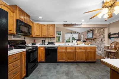 11 Riverside Dr, Webster, MA 01570 - Photo 10